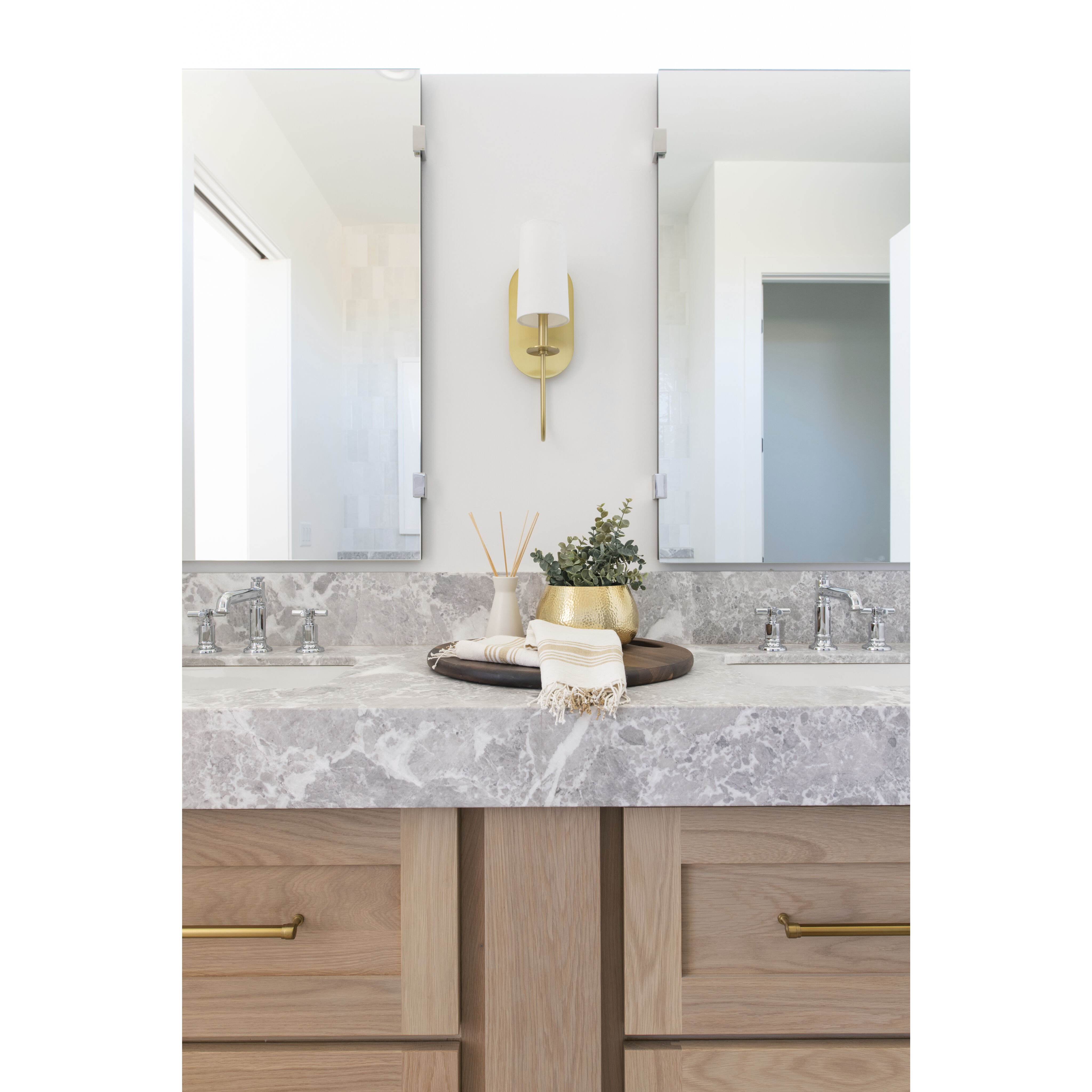 Lara 1 Light 6 inch Aged Brass Wall Sconce Wall Light