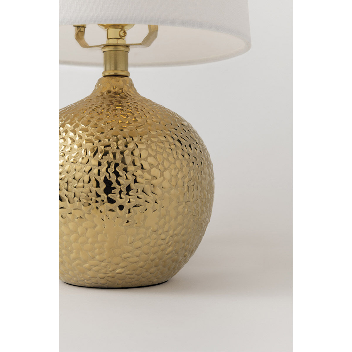 Heather 15 inch 40 watt Gold Table Lamp Portable Light