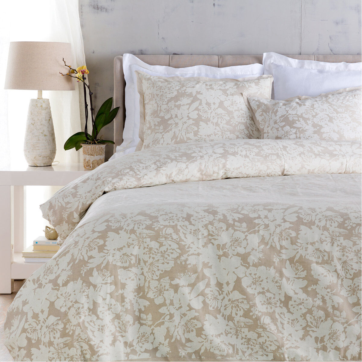 Clara White, Light Gray Full/Queen Duvet