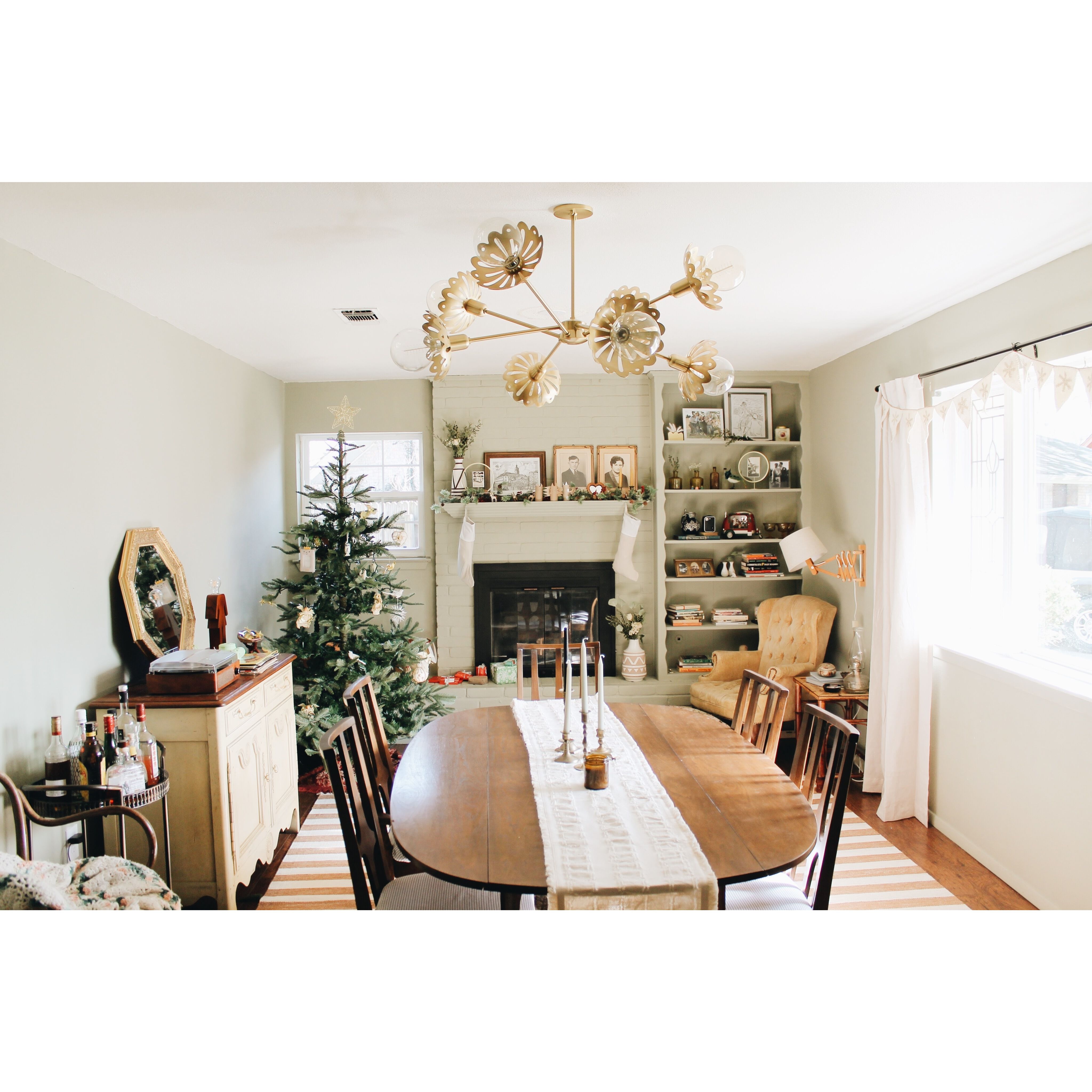 Alyssa 8 Light 42 inch Aged Brass Chandelier Ceiling Light