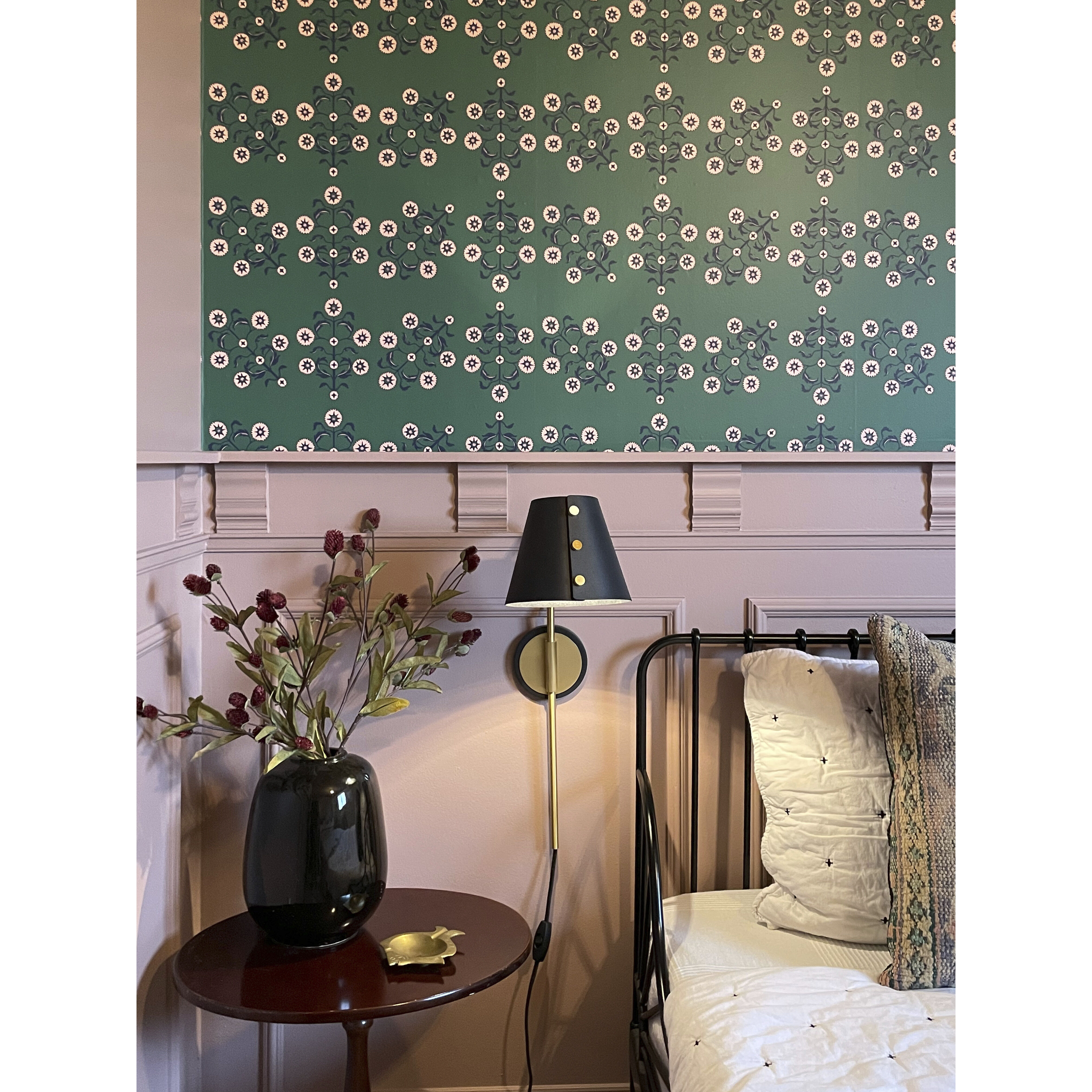 Meta LED 7 inch Aged Brass Wall Sconce Wall Light