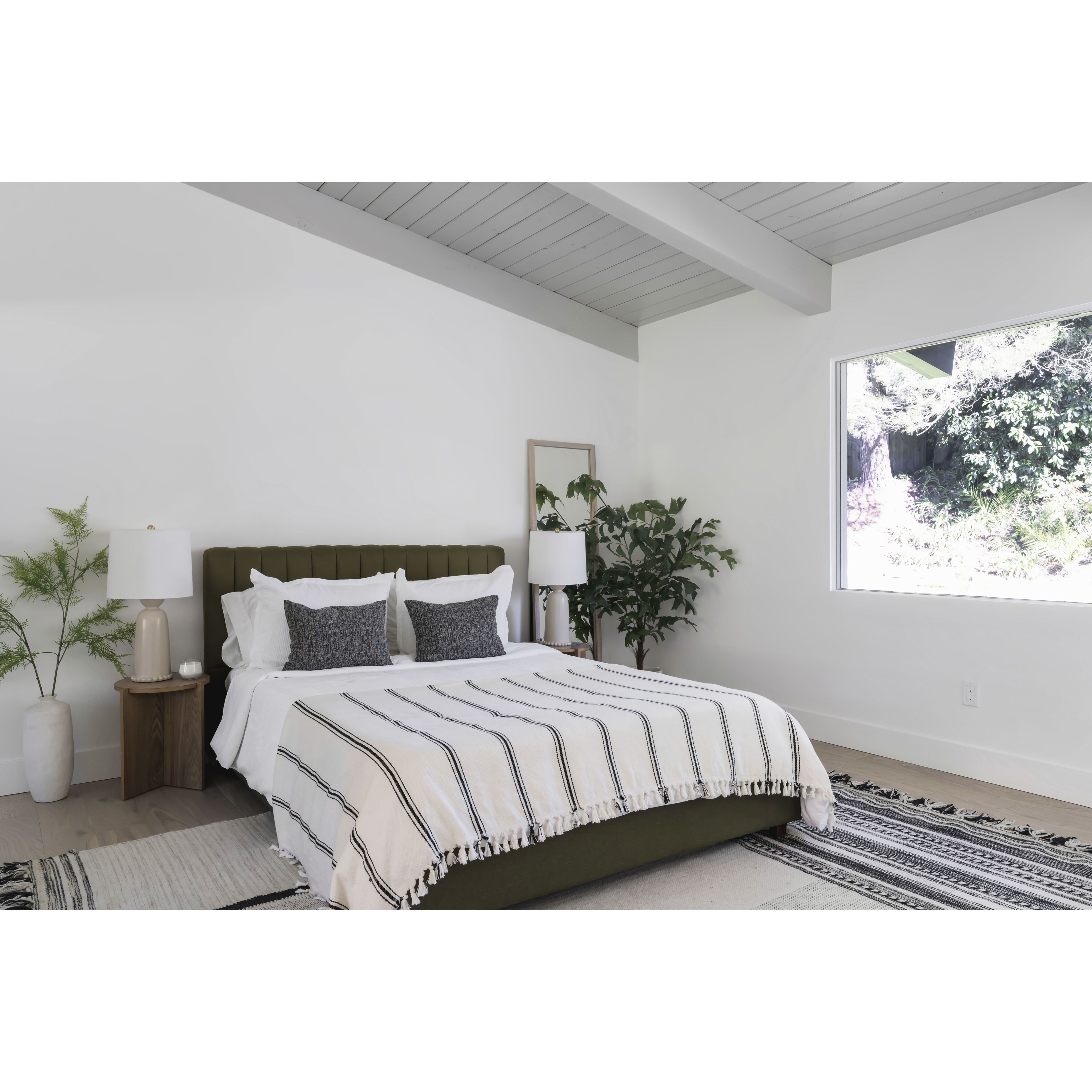 Rhea 27 inch 75.00 watt Aged Brass/Ceramic Antique Ivory Table Lamp Portable Light