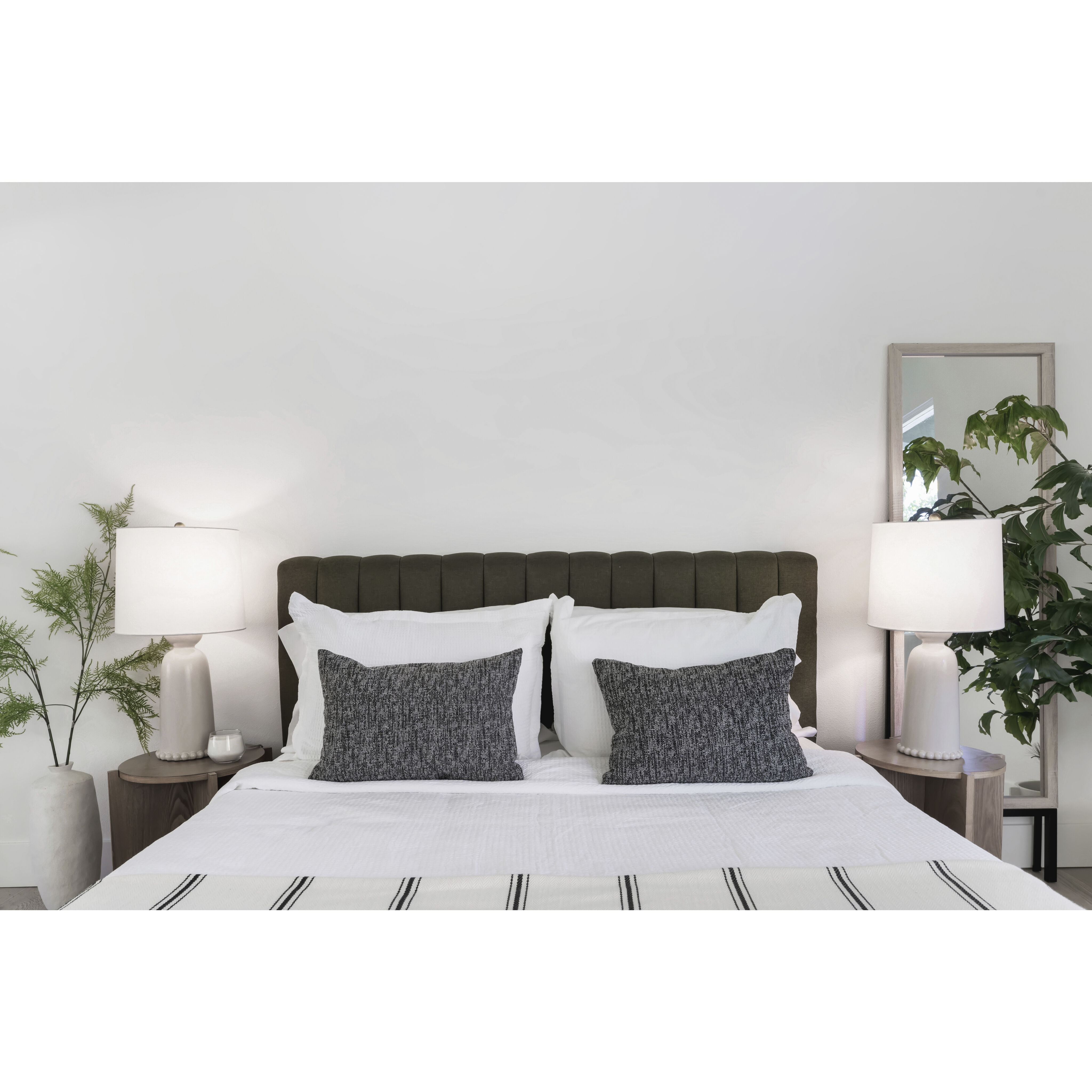 Rhea 27 inch 75.00 watt Aged Brass/Ceramic Antique Ivory Table Lamp Portable Light