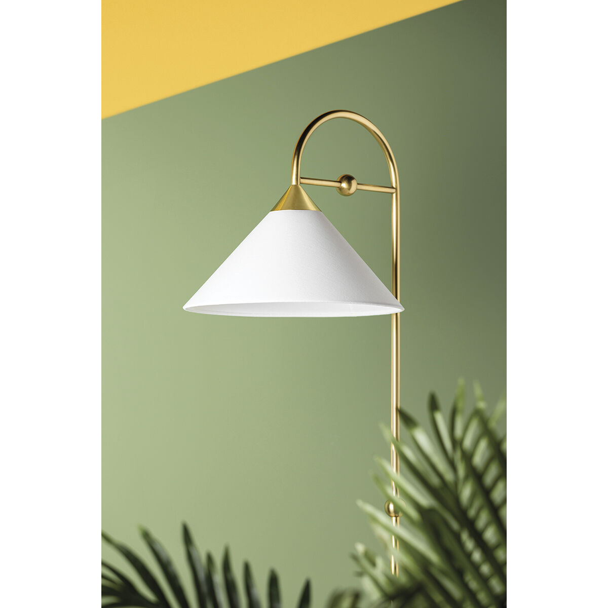 Sang 65 inch 60.00 watt Aged Brass Floor Lamp Portable Light